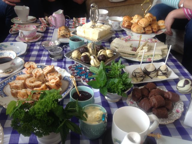 How To Host A Bring & Share Afternoon Tea Party 